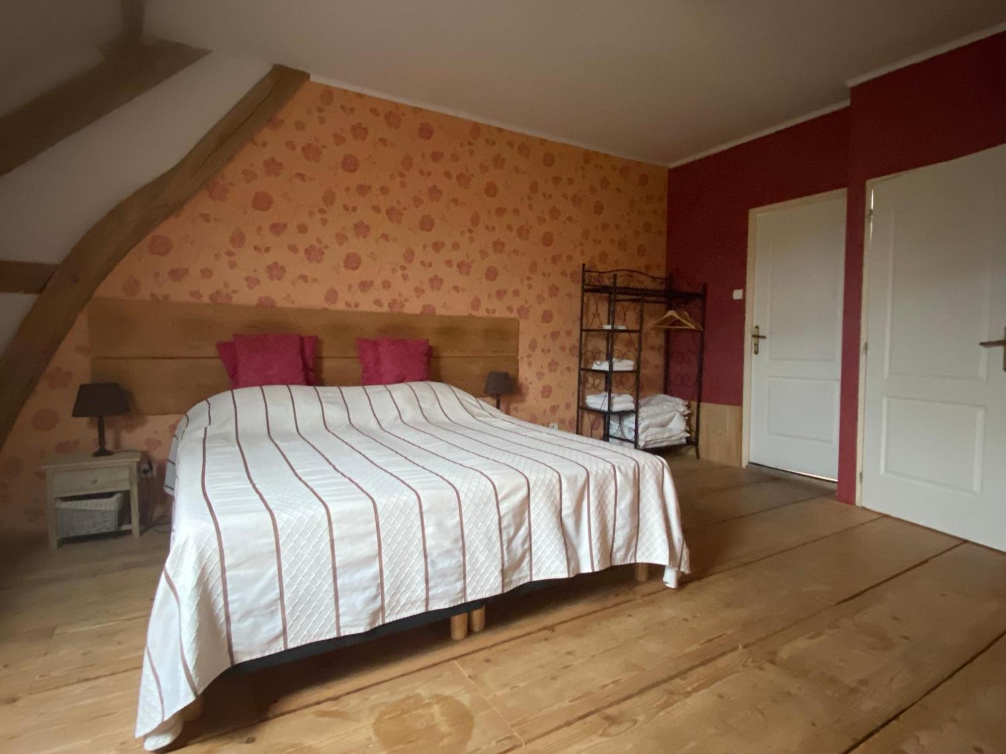 Les Fruits Du Passau Bed & Breakfast Saint-Désiré Екстериор снимка